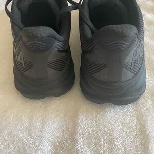 Black Athletic Shoes for Performance and Style